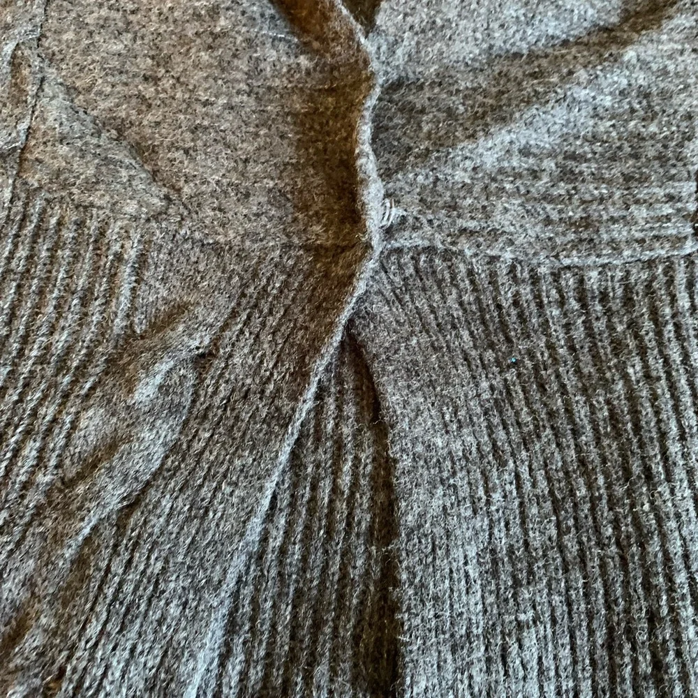 Cardigan - Picture 3 of 4